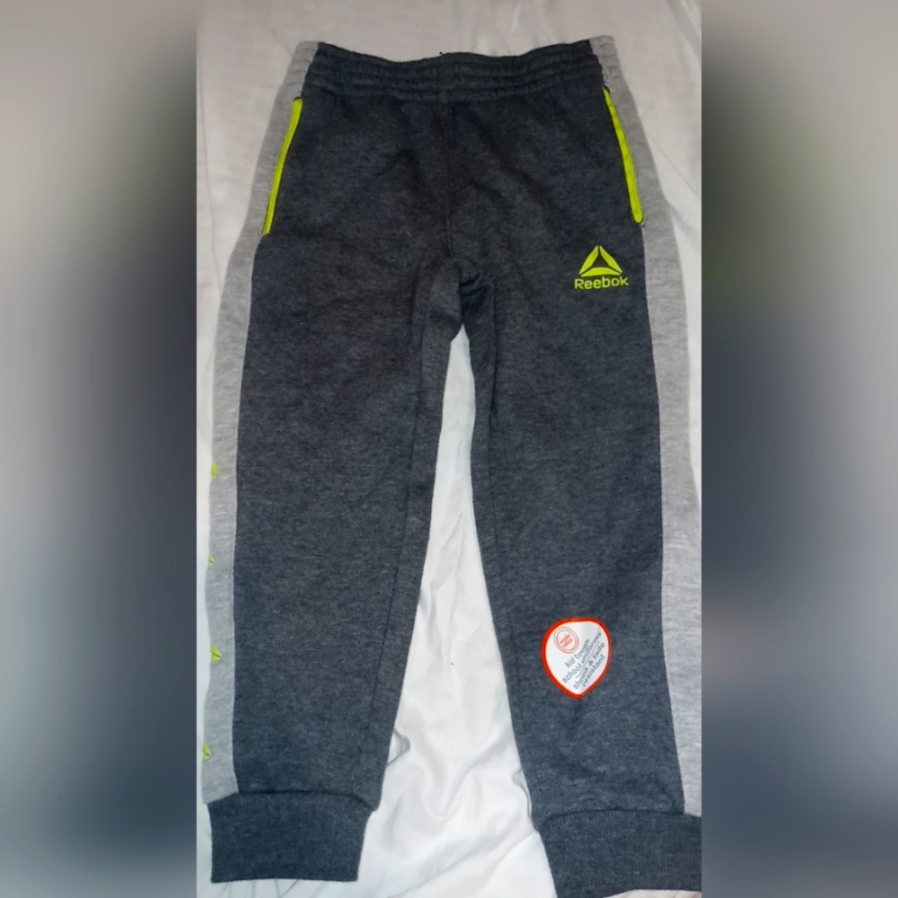 Boys 4T sweatpants Grey and green